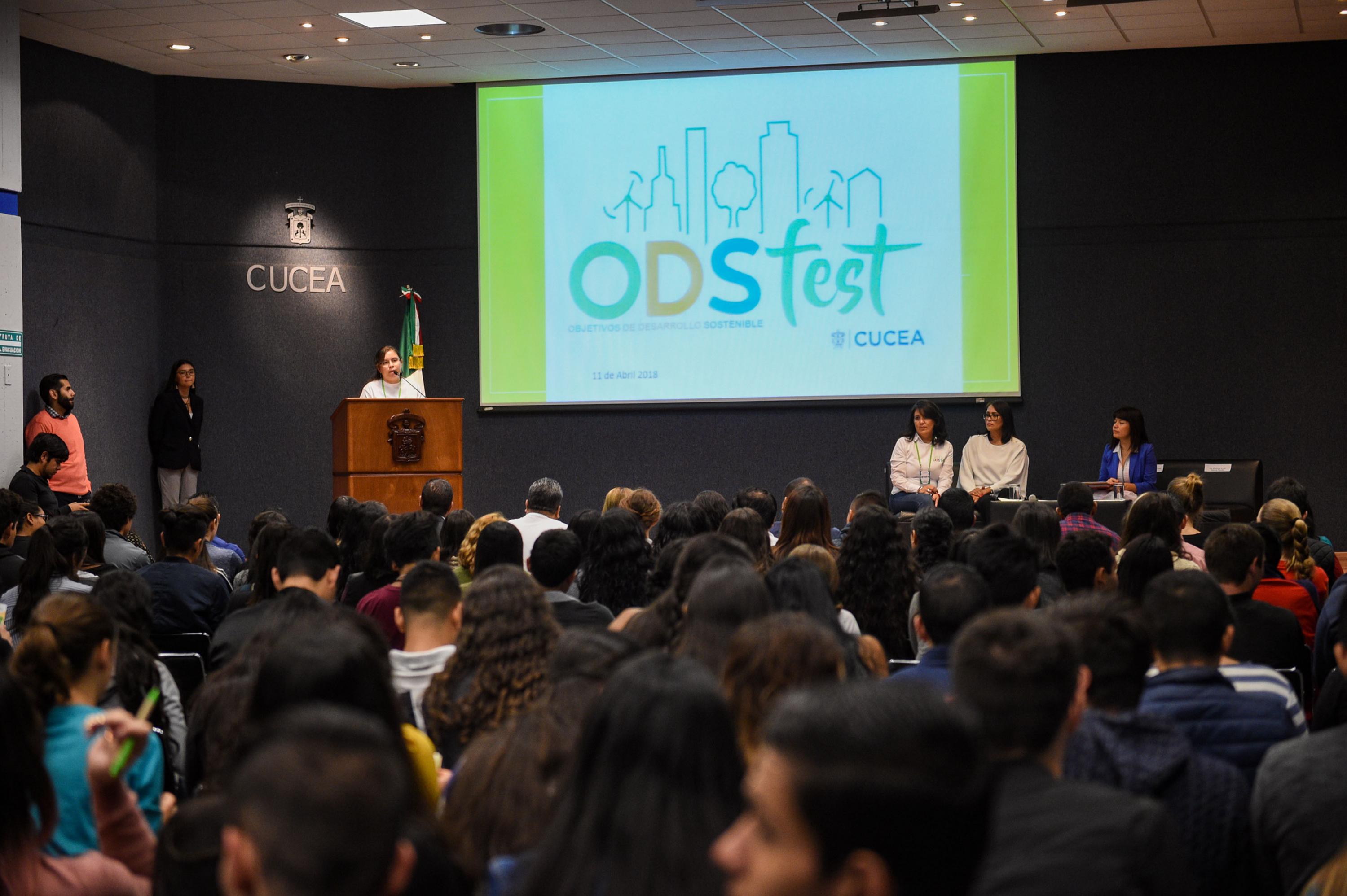 Mtra. María Luz Cabrera Treviño, inaugura formalmente el festival.