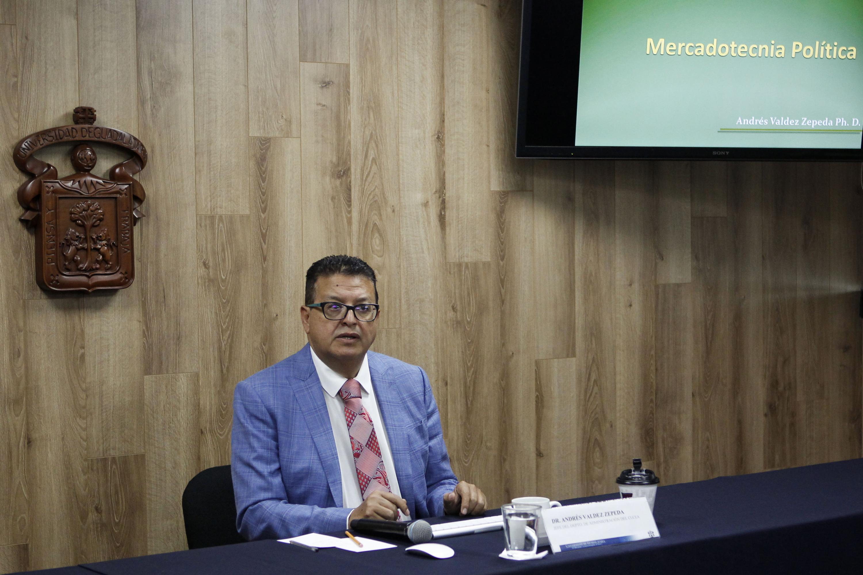 académico del Centro Universitario de Ciencias Económico Administrativas