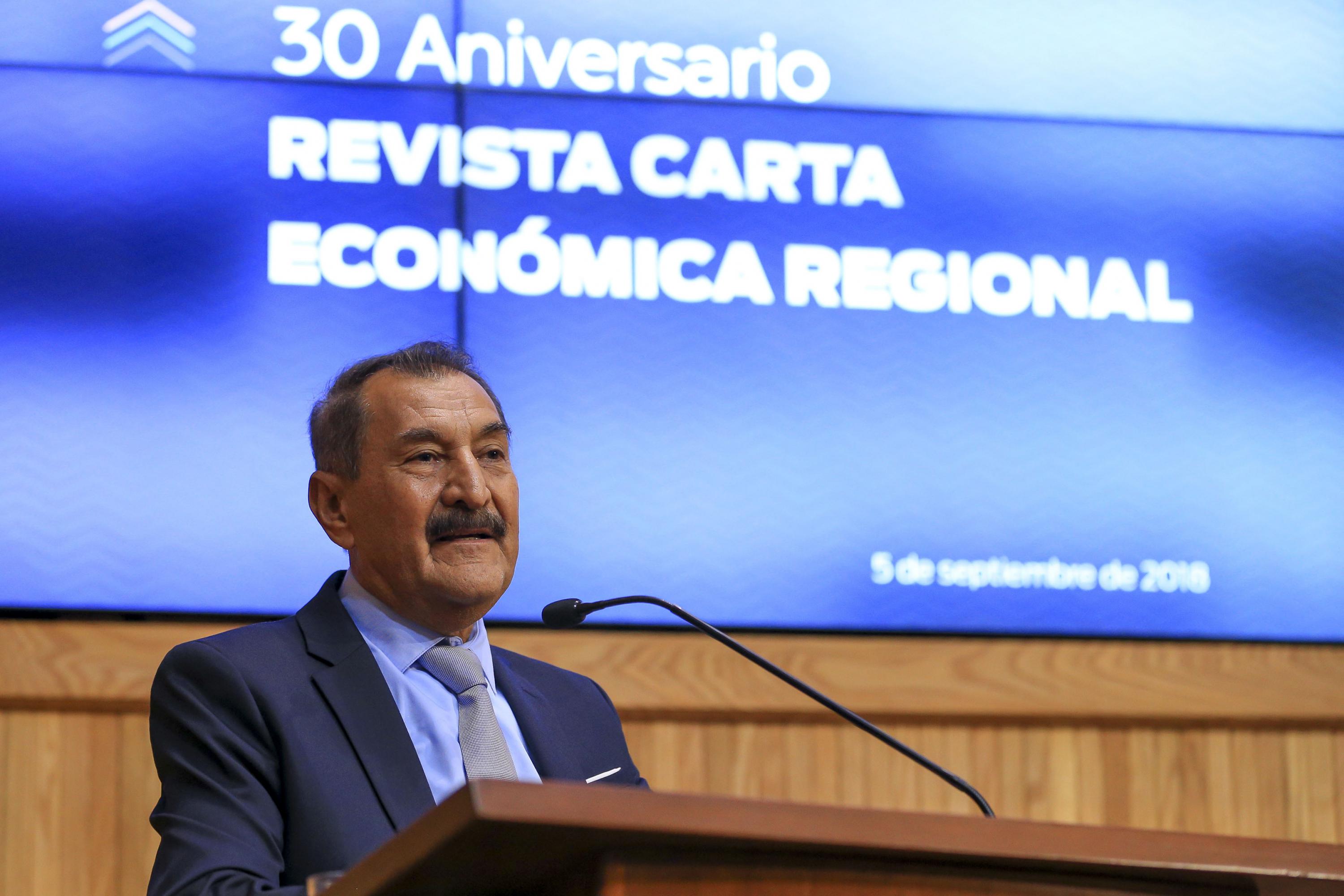 Jesús Arroyo Alejandre es profesor-investigador titular “C”, adscrito al Departamento de Estudios Regionales