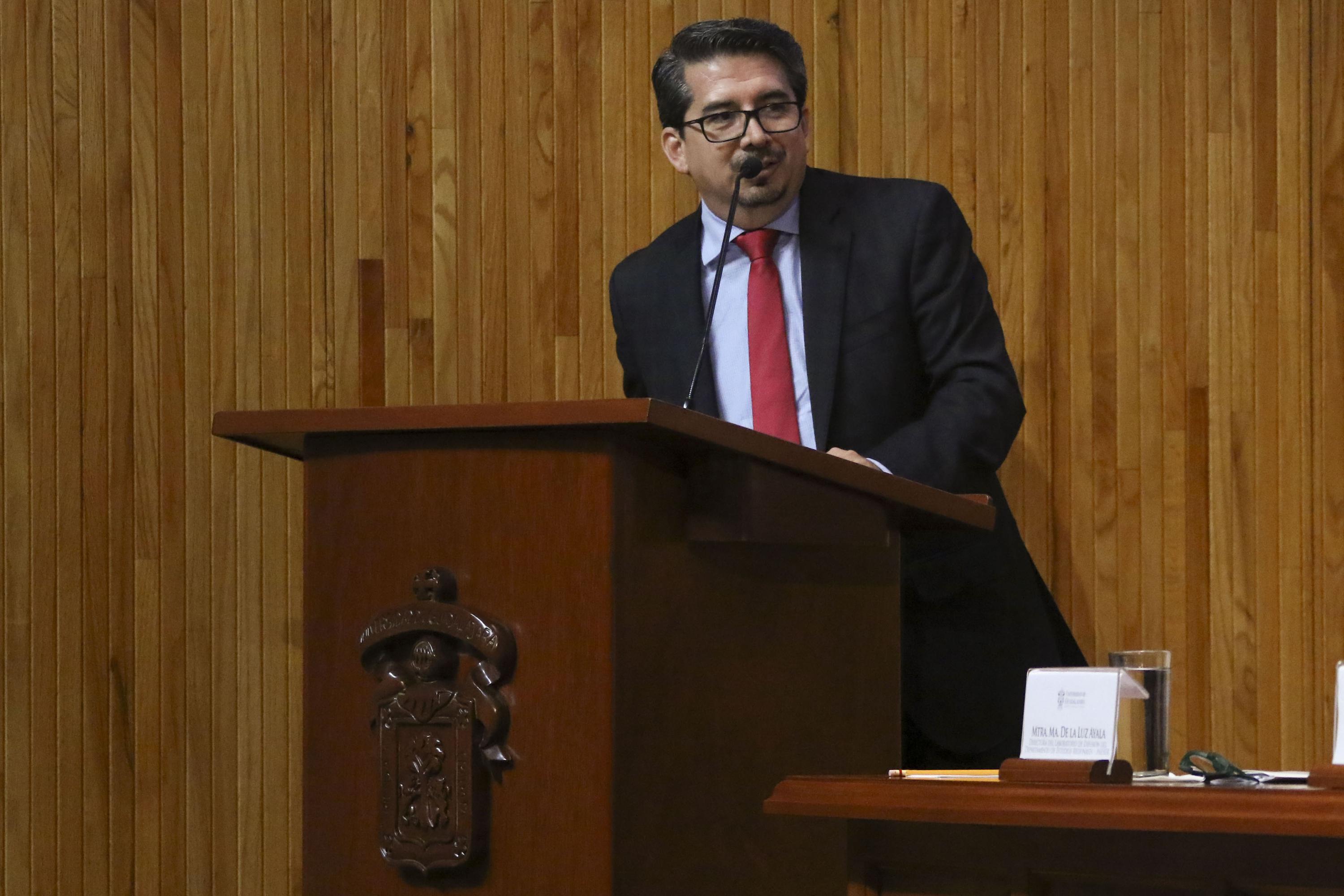 maestro José Alberto Castellanos Gutiérrez, Rector de CUCEA