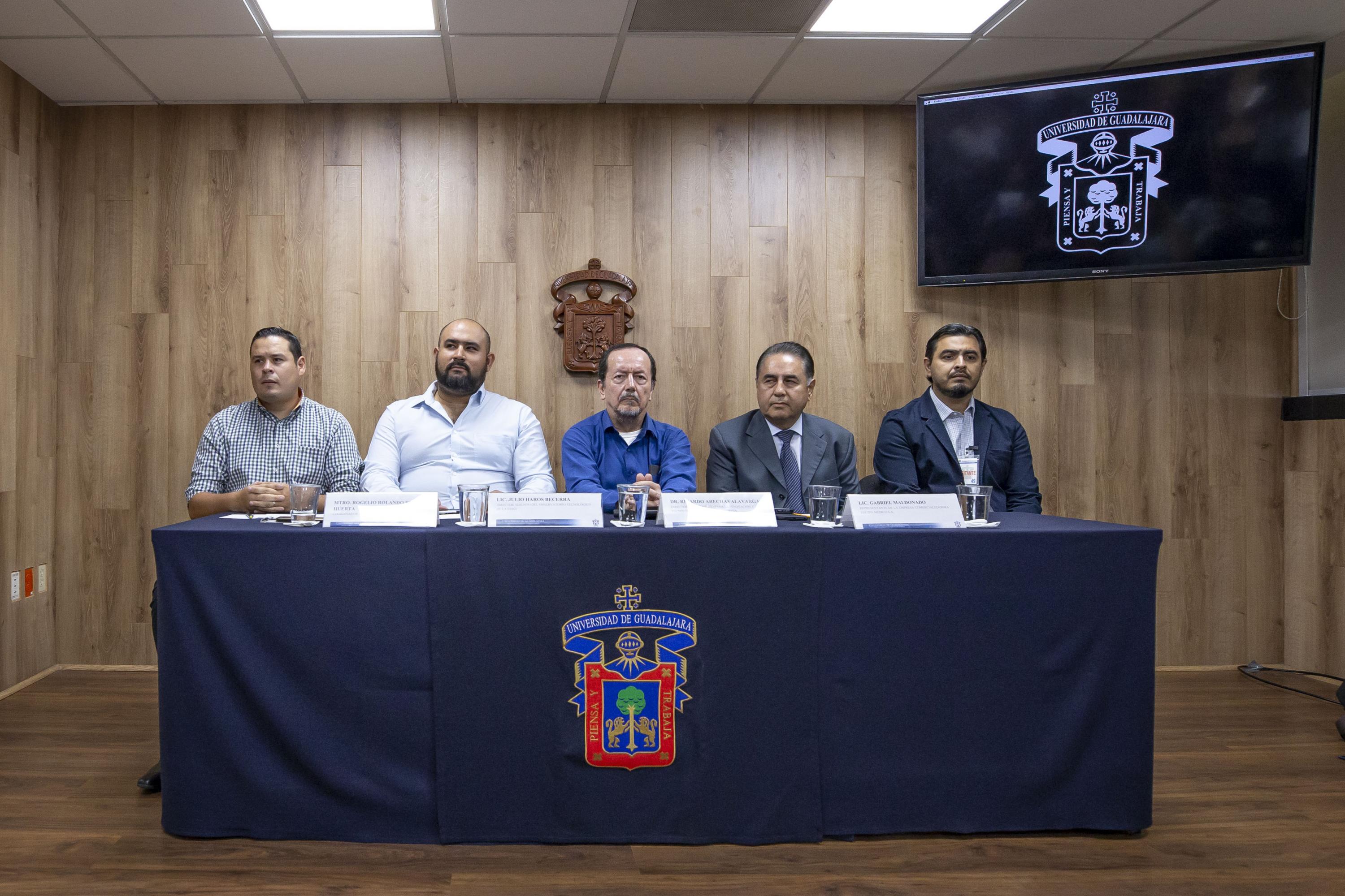 académicos de la UdeG que integran el Instituto para la Innovación y Tecnología de la Pequeña Empresa y el Observatorio Tecnológico de esta Casa de Estudio.