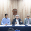 investigador del Departamento de Estudios Cuantitativos del CUCEA, doctor Héctor Luis del Toro Chávez, Martín Romero Morett, jefe del Departamento de Economía del mismo centro y Jesús Arturo Medina Varela , presidente de la FEU 