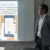 se muestran alumnos presentando sus experiencias tras concluir sus Prácticas Profesionales